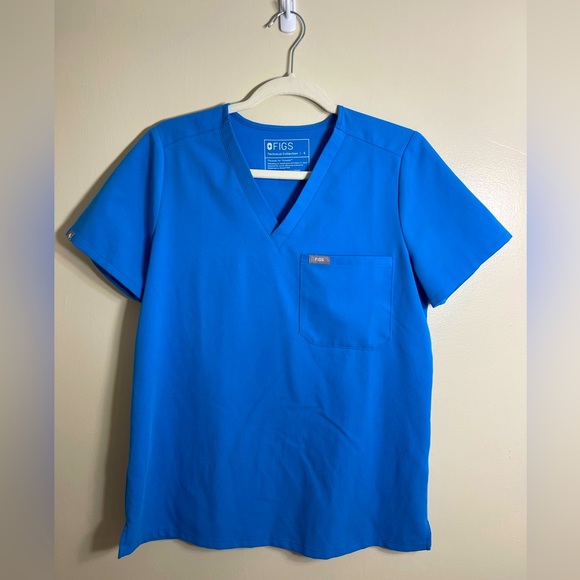 Figs Tops - FIGS scrub top